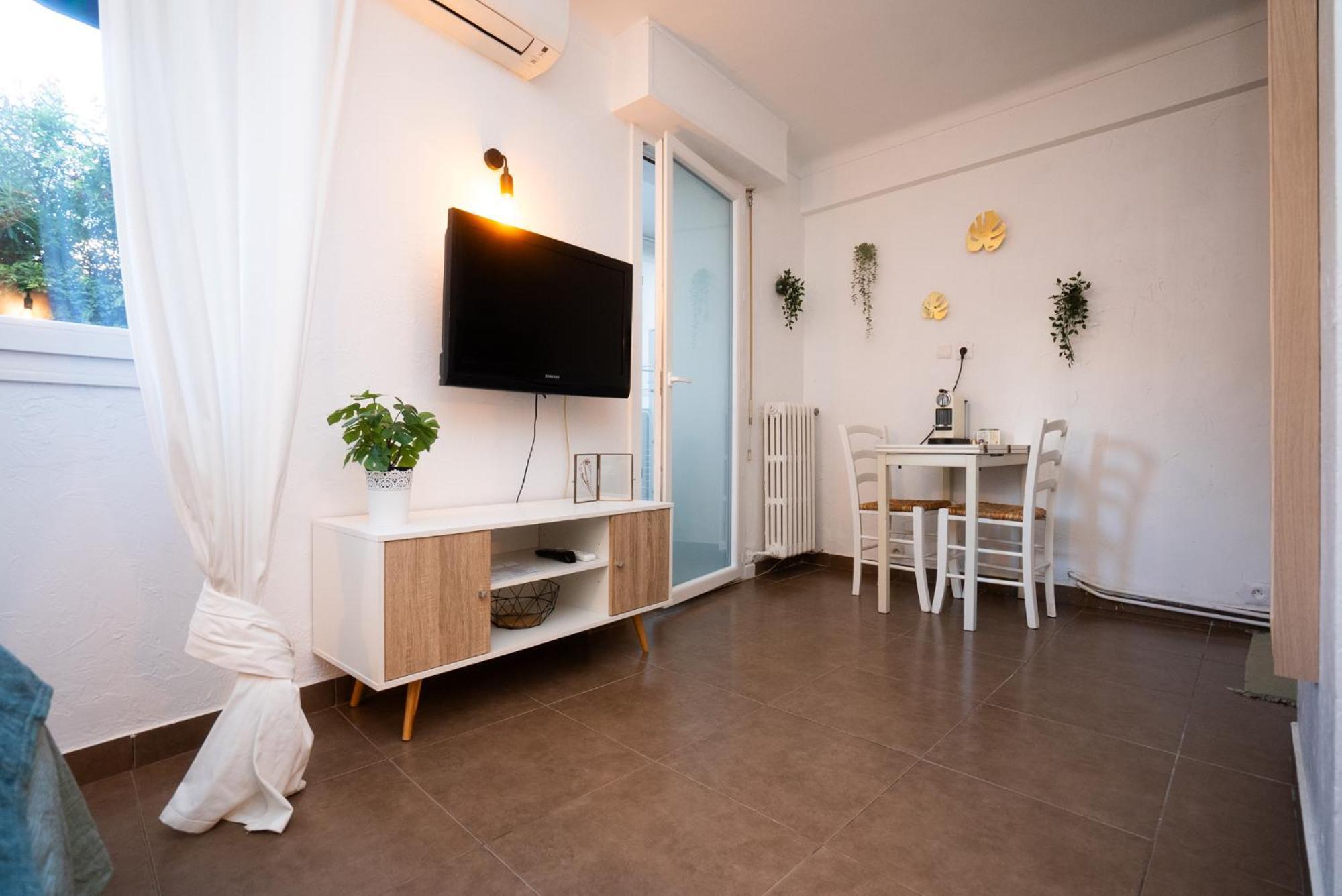 Ferienwohnung Location Studio Avec Loggia Antibes Exterior foto
